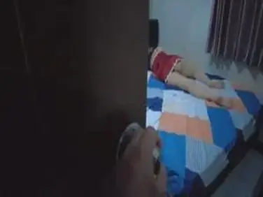 Tante Cantik Pasrah Goyang Kasur Diam 2026